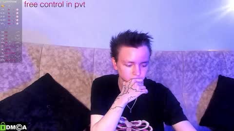 nick_kule online show from November 22, 9:02 pm