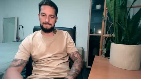 Snapshot of nickmaxx541 chatting on October 23, 10:39 am Nick maxx online show from October 23, 10:39 am