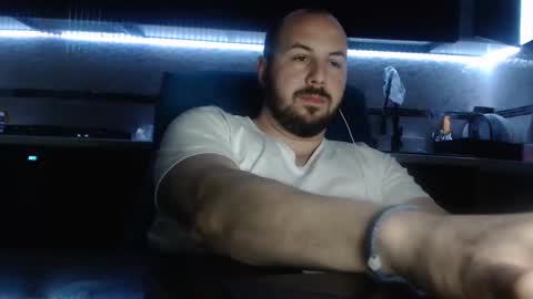 Julian online show from April 13, 11:09 pm