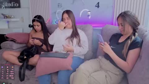 nicky_as online show from February 27, 2:10 pm