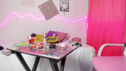 Snapshot of nicky_teem chatting on September 21, 6:28 am nicky_teem online show from September 21, 6:28 am