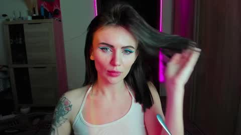 Nicky Weekends online show from March 7, 1:53 am