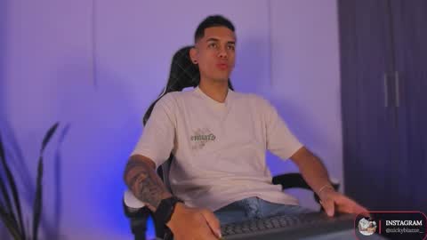 Nicky  online show from November 7, 11:56 am