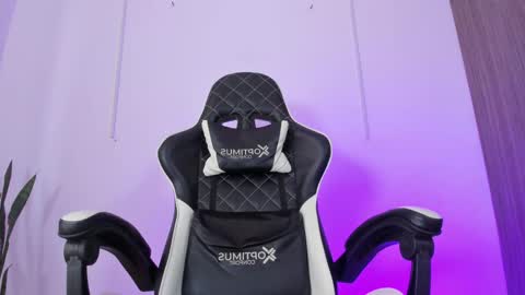 Nicky  online show from September 11, 2:51 pm