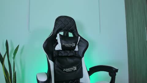 Nicky  online show from October 6, 11:50 am