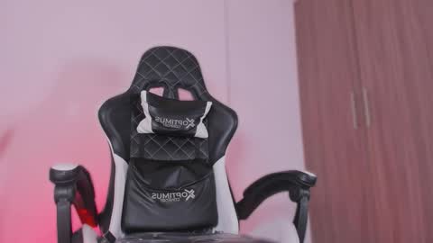 Nicky  online show from October 18, 2:43 pm