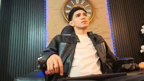 nico_monroet online show from May 12, 10:30 pm