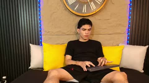 nico_monroet online show from April 21, 8:49 pm