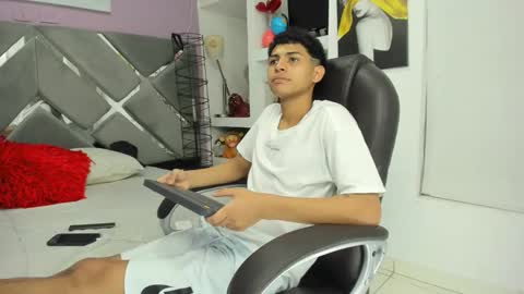 NICO online show from March 22, 7:29 pm