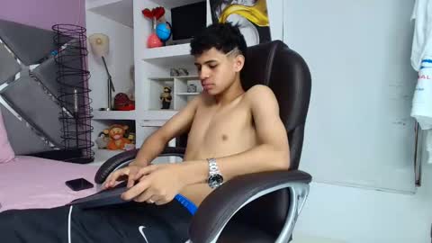 NICO online show from April 8, 7:50 pm