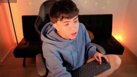 Nicolas online show from January 6, 8:02 pm