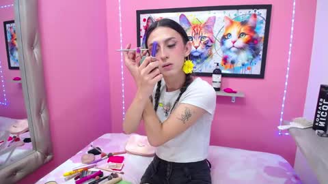 nicol_grey1302 online show from March 4, 4:09 am