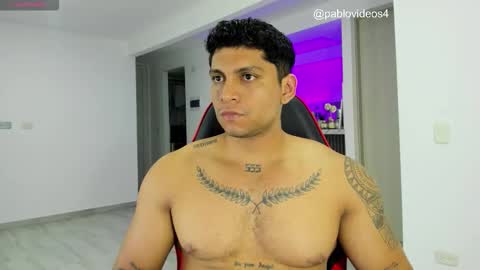 Snapshot of nicolas_montoya chatting on October 19, 5:01 am nicolas_montoya online show from October 19, 5:01 am