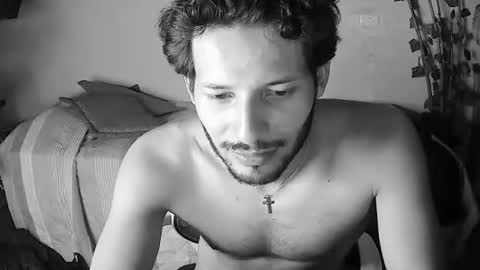 nicolasrodrii online show from June 18, 12:16 am