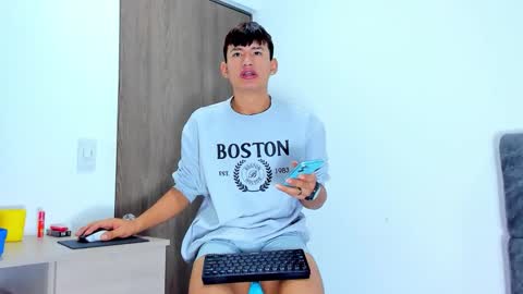 nicolastorres__ online show from November 3, 7:42 am