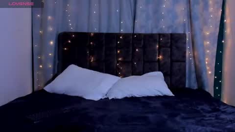 nicolastorres__ online show from June 16, 7:23 am