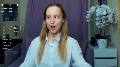 Nicoletta online show from April 2, 7:32 pm