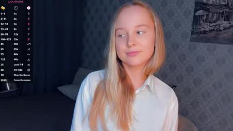 Nicoletta online show from September 25, 6:04 pm