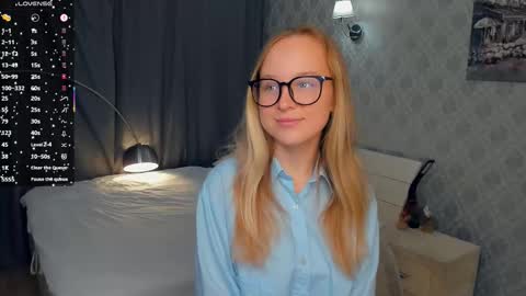 Nicoletta online show from October 15, 5:36 pm