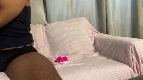 nicole_1110 online show from May 26, 10:49 pm