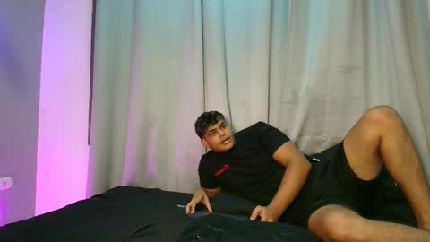 Snapshot of nicole_and_thiago chatting on September 12, 1:07 am nicole_and_thiago online show from September 12, 1:07 am