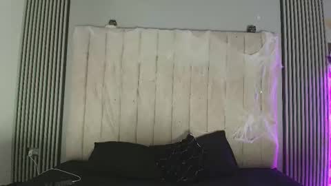 Snapshot of nicole_and_thiago chatting on October 12, 9:49 pm nicole_and_thiago online show from October 12, 9:49 pm