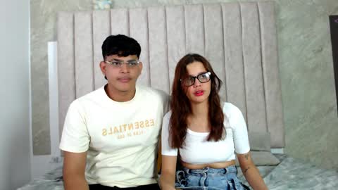 Snapshot of nicole_and_thiago chatting on January 30, 4:27 am nicole_and_thiago online show from January 30, 4:27 am