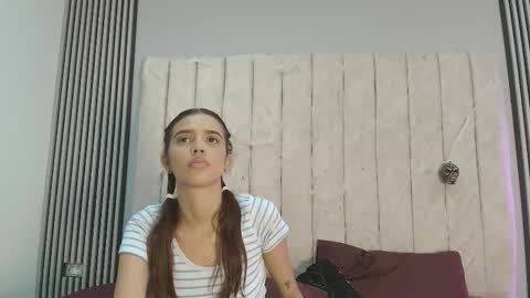 Snapshot of nicole_and_thiago chatting on October 8, 9:43 pm nicole_and_thiago online show from October 8, 9:43 pm