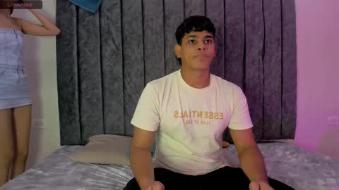 Snapshot of nicole_and_thiago chatting on March 10, 8:56 pm nicole_and_thiago online show from March 10, 8:56 pm