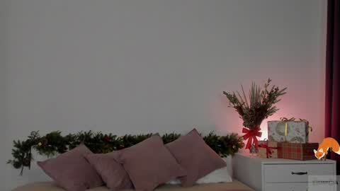 Snapshot of nicole_broown chatting on December 23, 9:18 pm Nicole online show from December 23, 9:18 pm