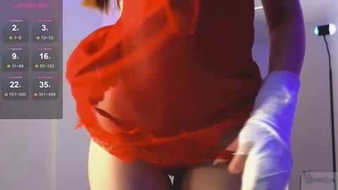 Snapshot of nicole_broown chatting on October 2, 10:52 pm Nicole online show from October 2, 10:52 pm