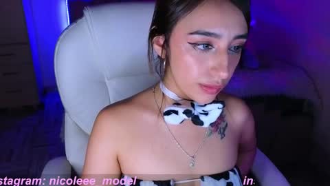 Snapshot of nicole_edwards chatting on October 9, 1:00 am Nicole online show from October 9, 1:00 am