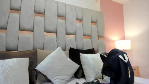 nicole_fisherr online show from February 6, 4:27 am