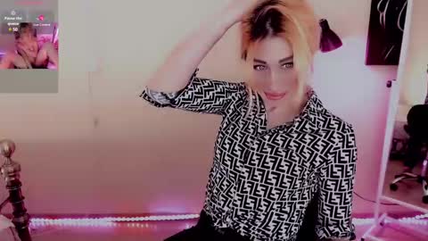 Nicole online show from February 22, 11:03 pm