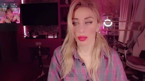 Nicole online show from September 28, 10:19 pm