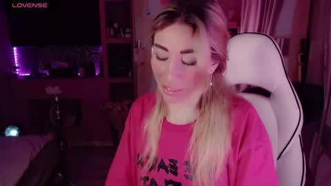Nicole online show from June 13, 11:15 pm