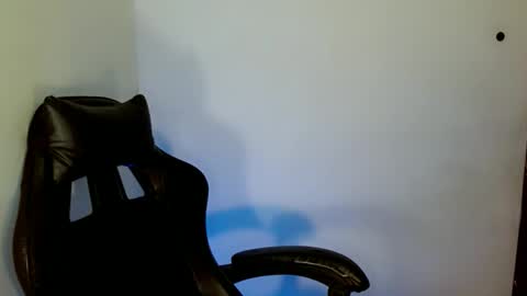 nicole_kiss01 online show from October 18, 8:51 am