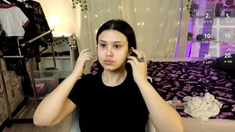 My name is Nicole. I m completely new here online show from October 27, 11:54 am