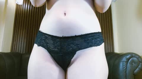 Nicole Ramires online show from January 5, 5:27 pm