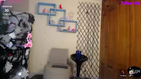 Snapshot of nicole_santana_ chatting on October 19, 12:26 am Nicole Santana online show from October 19, 12:26 am