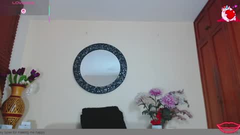 Nicole Santana online show from May 15, 10:17 pm