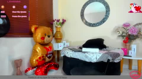 Nicole Santana online show from May 6, 10:27 pm