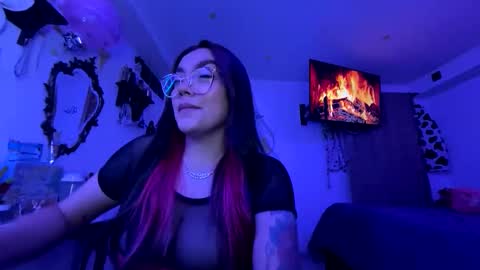 Nicole online show from April 17, 5:43 am