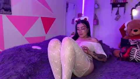 Nicole online show from December 22, 6:09 am