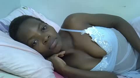 nicoleberry254 online show from February 4, 8:24 am