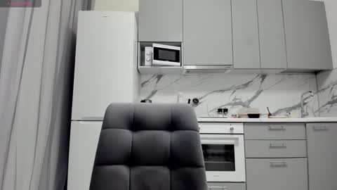 nicoledolla online show from September 15, 11:28 pm