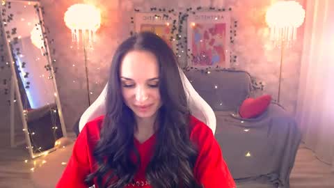 Nicole online show from June 9, 3:23 pm