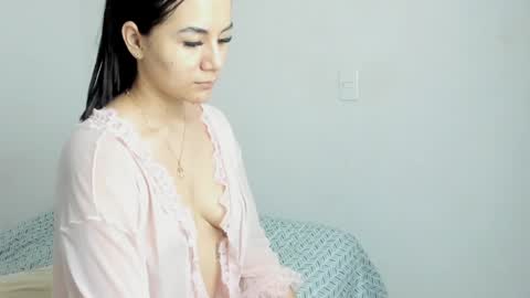 nicole santana online show from April 5, 1:46 am