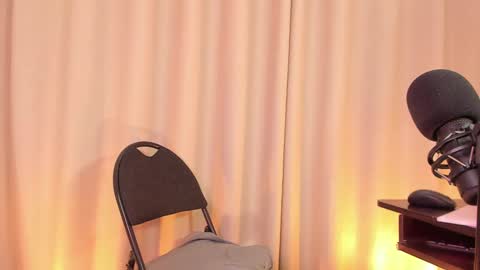 Nicol  online show from February 8, 7:59 pm