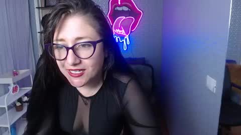 Nicolle  online show from July 28, 12:48 pm